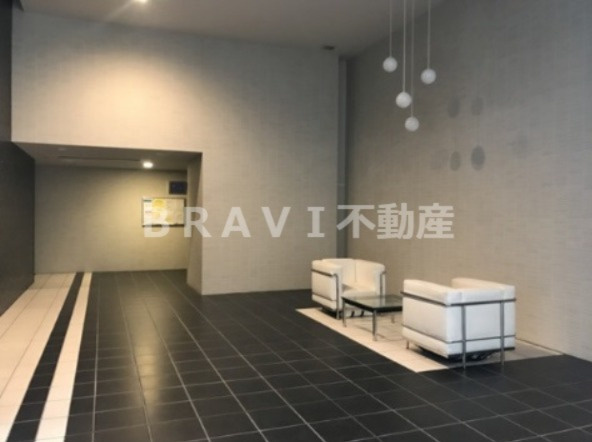 エスリード大手前　BRAVI不動産のロビー|【エスリード大手前】ゆとりのあるロビーです