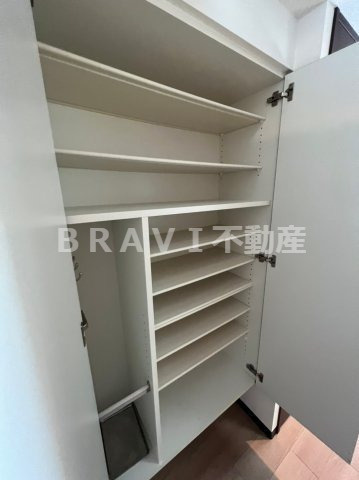 エスリード大手前　BRAVI不動産の玄関|【エスリード大手前】シューズボックス