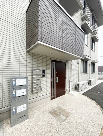 ラ・トゥール山城西　Ｂ棟のエントランス