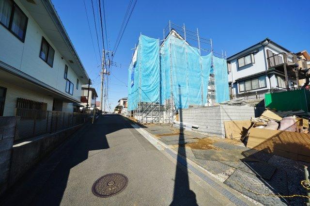 【横浜市旭区東希望が丘197-3新築戸建て】★仲介手数料無料★（東希望が丘小学校・希望が丘中学校）の前面道路含む現地写真
