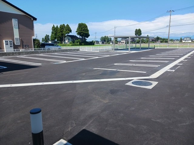 【駐車場】
