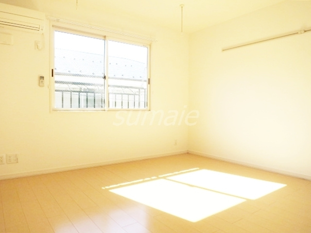 レグルスの洋室|2面採光の明るいお部屋です☆