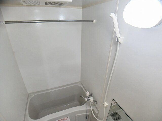 グランシャリオ東鳴水の浴室