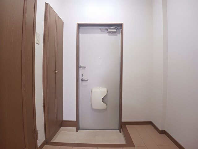 エスポワール鳴水の玄関