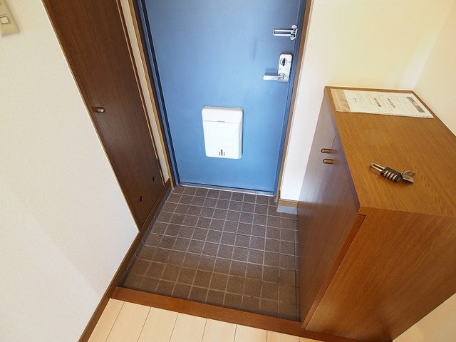 カサーレ三ケ森の玄関