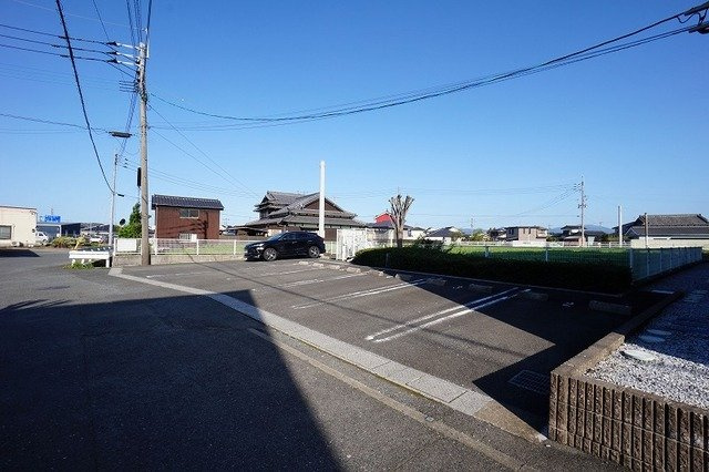 ブライトプレーヌ遠賀の駐車場