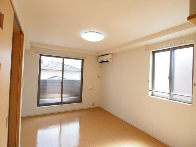 サンシャイン　レジデンスの居間・リビング