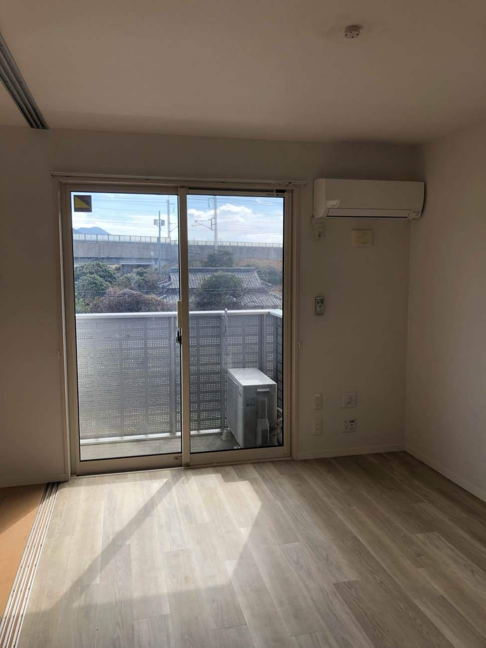 サンドリーム千代の居間・リビング|同建物別部屋 現況優先