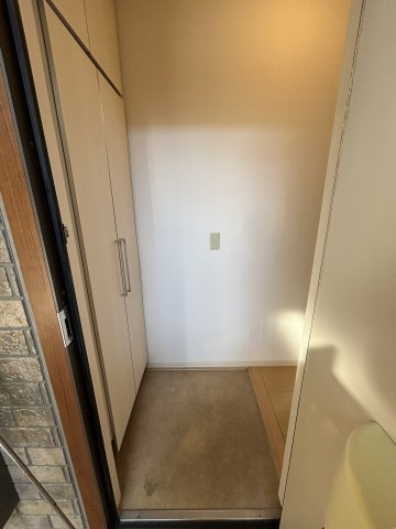 フォレスト枝吉の玄関