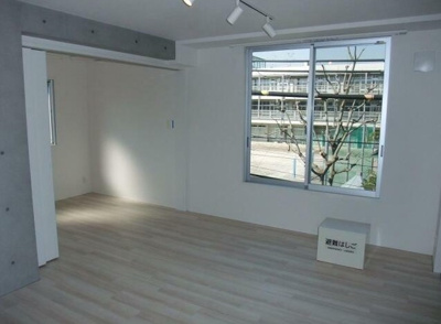 【居間・リビング】 | クアドール高円寺 | 明るい洋室！