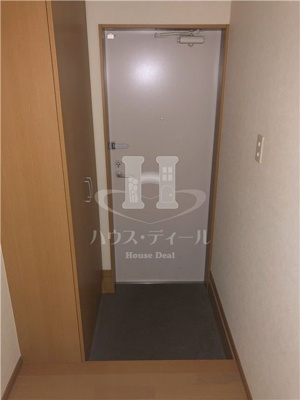 【玄関】 | パークハイツサカエ | 明るい玄関です