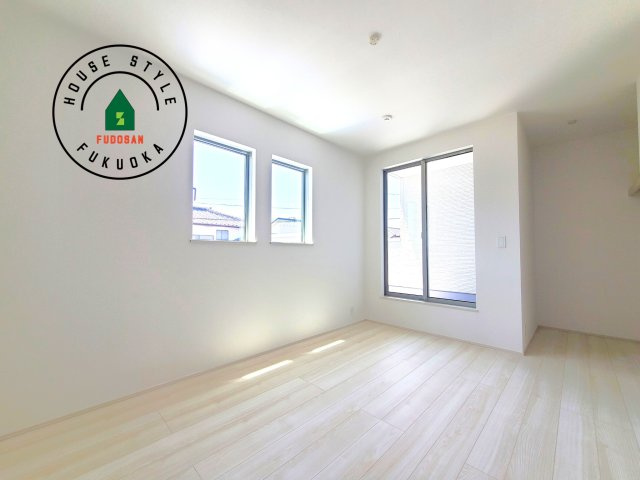 小郡市寺福童第1-2棟（1号棟）の内観：施工例|主寝室には収納力に優れたクローゼットがありますので、お部屋もすっきり片付きます。