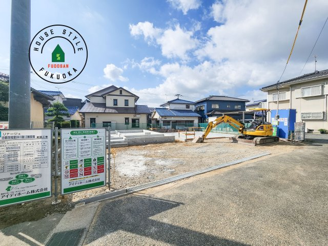 小郡市寺福童第1-2棟（1号棟）の前面道路含む現地写真|見学の時間などお気軽にお問い合わせ下さい。