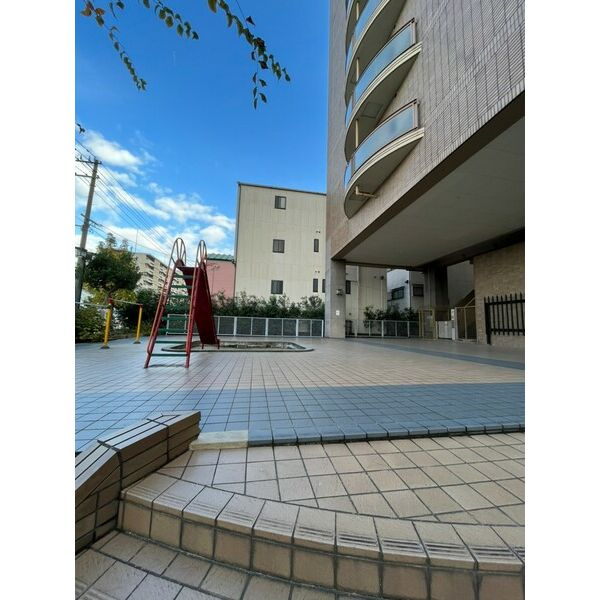 DO鶴見のロビー