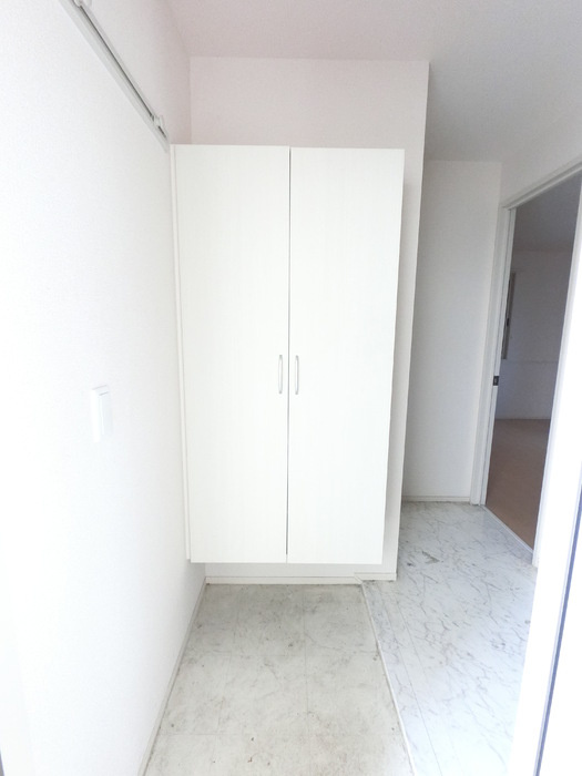 グランソレイユ　Ａの玄関