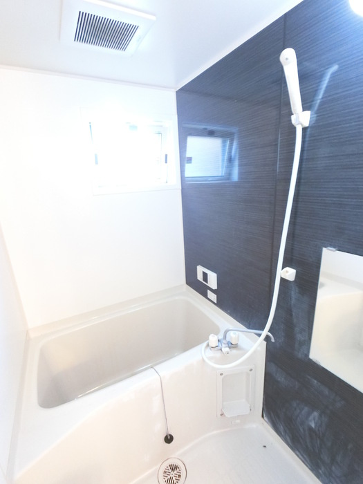 グランソレイユ　Ａの浴室