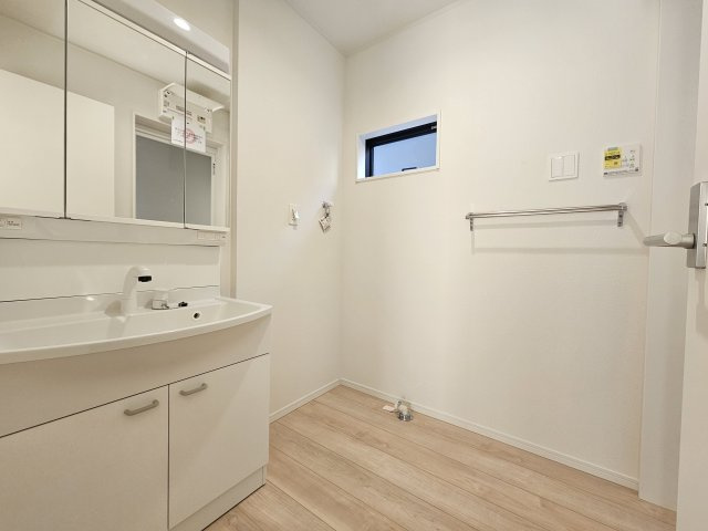 瑞浪市下沖町第４の独立洗面台