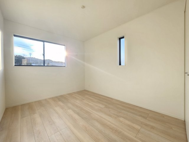 瑞浪市下沖町第４の洋室