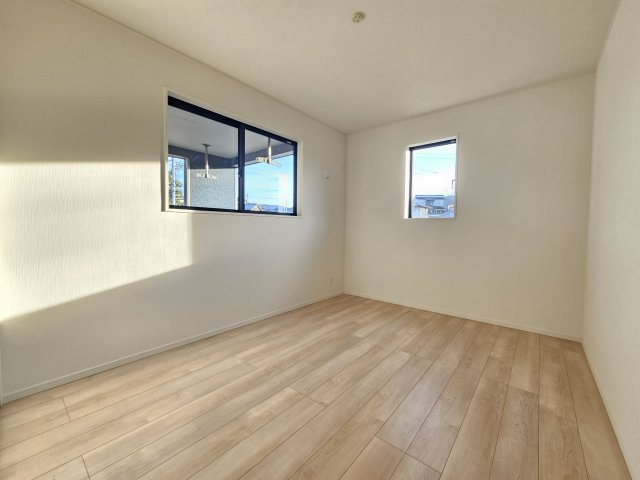 瑞浪市下沖町第４の洋室