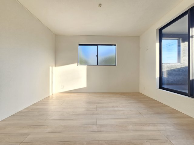 瑞浪市下沖町第４の洋室