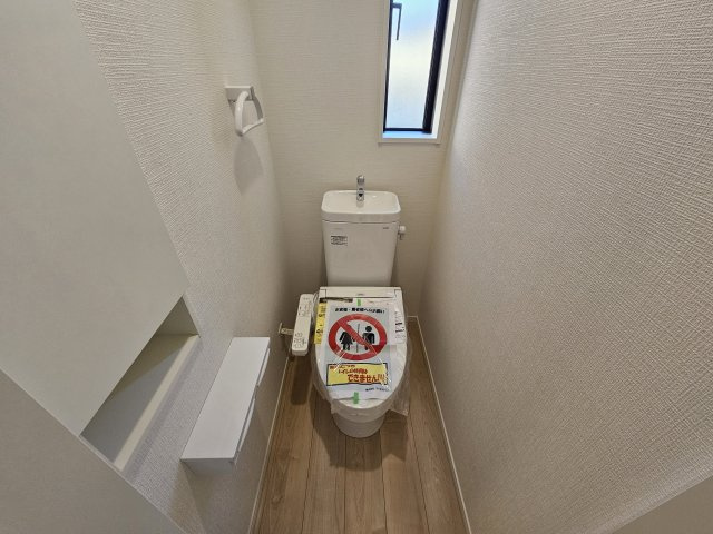 瑞浪市下沖町第４のトイレ|２階トイレ
