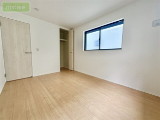 【洋室】 | 駐車2台　リビング19.9帖　限定2区画　2号棟　東菅野　