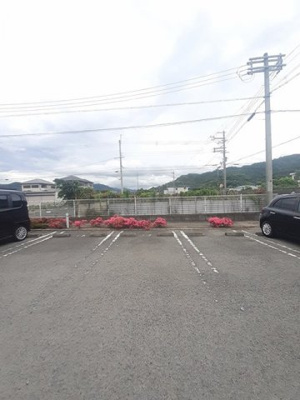 【駐車場】 | ソルサリエンテⅡ | カースペースがあります