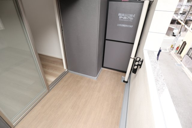 サヴォイ　ル・プルミエ　パリエ　11階のバルコニー|別号室のものになります。現状優先。