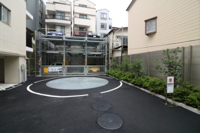 【駐車場】