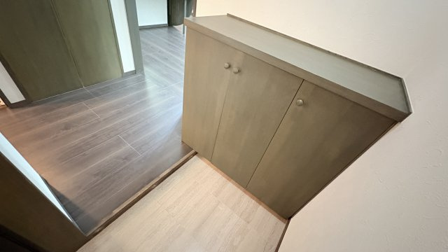 【商談中】浅間ハイランドパーク プルミエールB1棟2階 2LDKの玄関