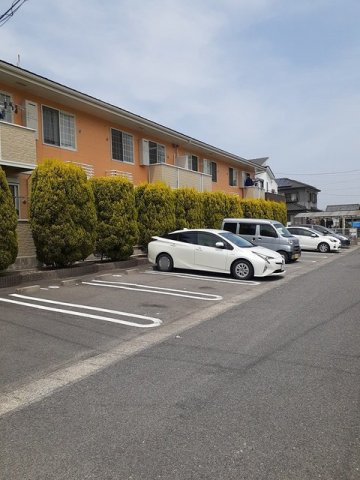 ロイヤルパ－ク岬   刈谷市近郊の賃貸はクラスホーム刈谷店の駐車場|カースペースがあります