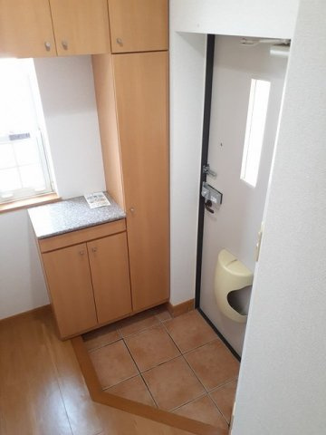 ロイヤルパ－ク岬   刈谷市近郊の賃貸はクラスホーム刈谷店の玄関|シンプルで使いやすい玄関です