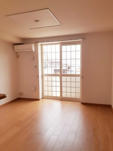 ロイヤルパ－ク岬   刈谷市近郊の賃貸はクラスホーム刈谷店の居間・リビング|ゆったりとしたリビングです