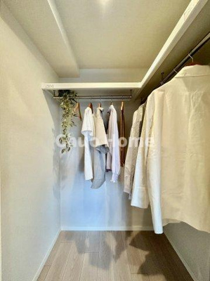 【収納】 | ライオンズマンション東陽町第3 | ウォークインクローゼット