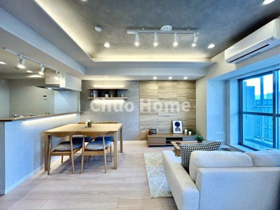 【キッチン】 | ライオンズマンション東陽町第3 | 視界に広がりを生むオープンなキッチン。料理や片付けをしながら、家族との会話を楽しんだり、リビングで遊ぶ子どもを見守れます。ご見学時には家具の配置などもイメージしながらぜひご覧になって見て下さい。