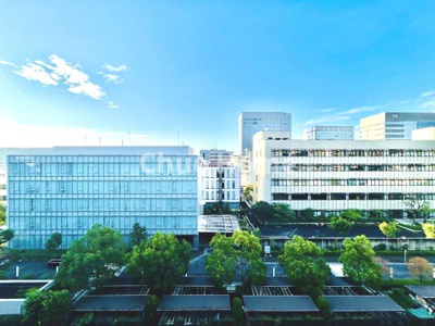 【展望】 | ライオンズマンション東陽町第3 | 手を伸ばせば、ふれることが出来そうな環境が、そのままインテリアになったような印象です。その豊かな眺望にふさわしい空間には、通風・採光にも優れ、心地よい光と風があふれています