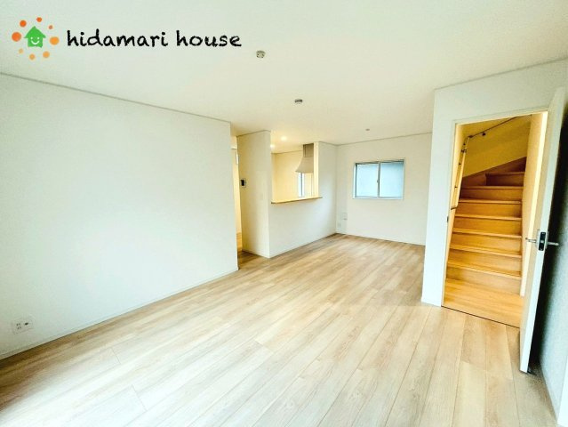 上尾市大谷本郷第8　新築戸建　クレイドル04の居間・リビング