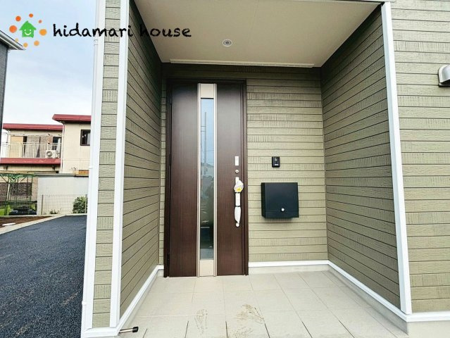 上尾市大谷本郷第8　新築戸建　クレイドル04の玄関