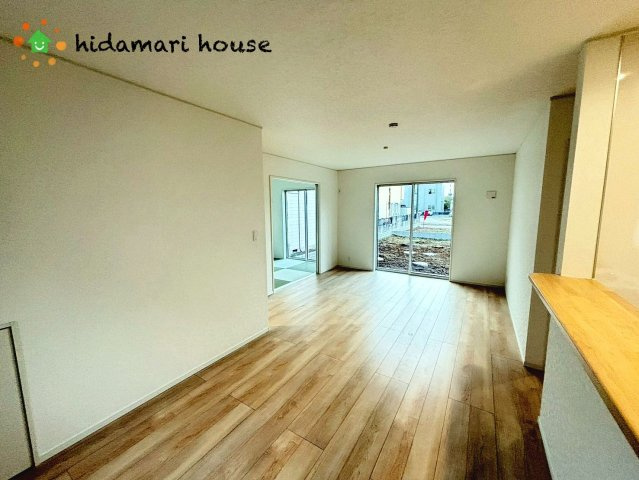 上尾市大谷本郷第8　新築戸建　クレイドル04の居間・リビング