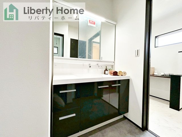 阿見町うずら野Ⅱ　新築戸建　1号棟の独立洗面台