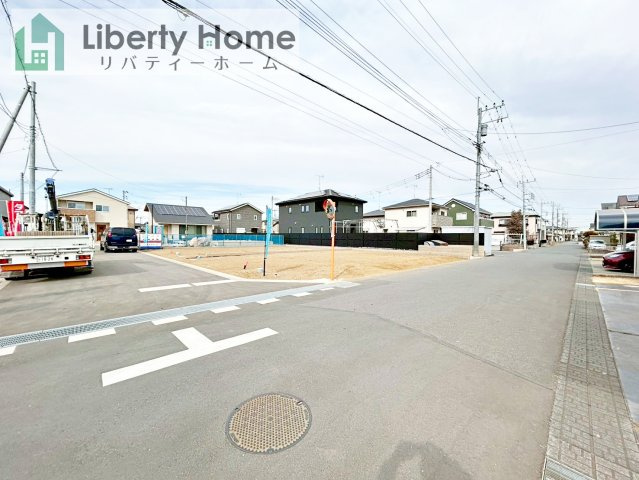 阿見町うずら野Ⅱ　新築戸建　1号棟の前面道路含む現地写真