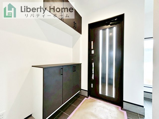 阿見町うずら野Ⅱ　新築戸建　1号棟の玄関