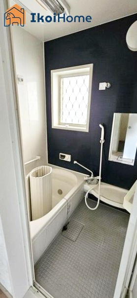 神戸市西区竹の台5丁目　中古戸建の浴室|●年中無休：当日予約可●小窓ございますので通気・換気良好です。清潔な空間を保っていただけます。									
