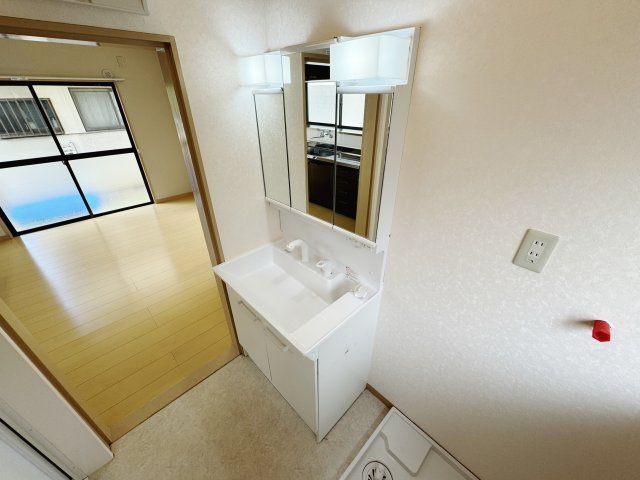 西本貸家の独立洗面台