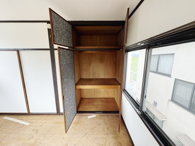 西本貸家の収納