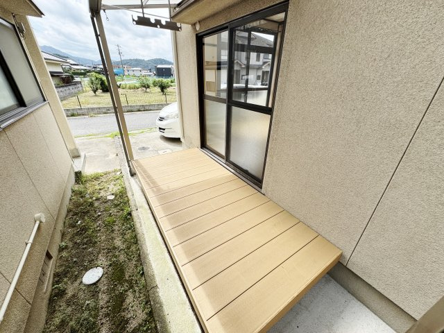 西本貸家のバルコニー