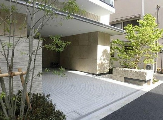 【エントランス】