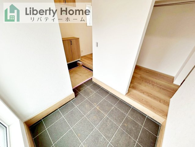 阿見町うずら野Ⅱ　新築戸建　2号棟の玄関