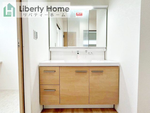 阿見町うずら野Ⅱ　新築戸建　2号棟の独立洗面台