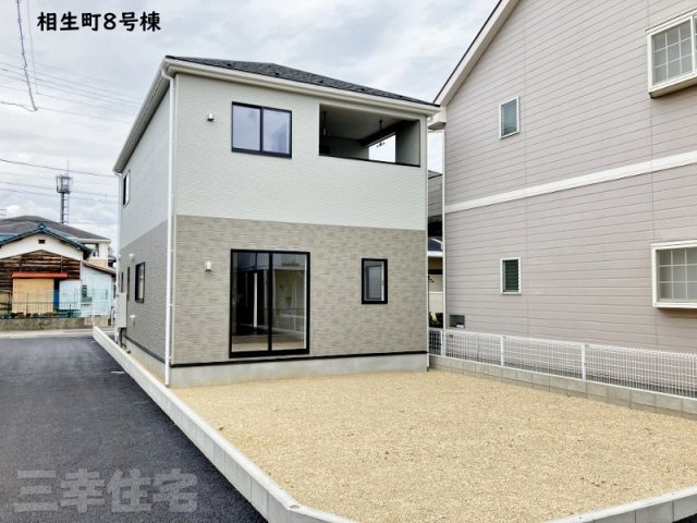 碧南市相生町の庭|とっても広いお庭。目隠しフェンスと人工芝でプライベート空間を充実しましょう！